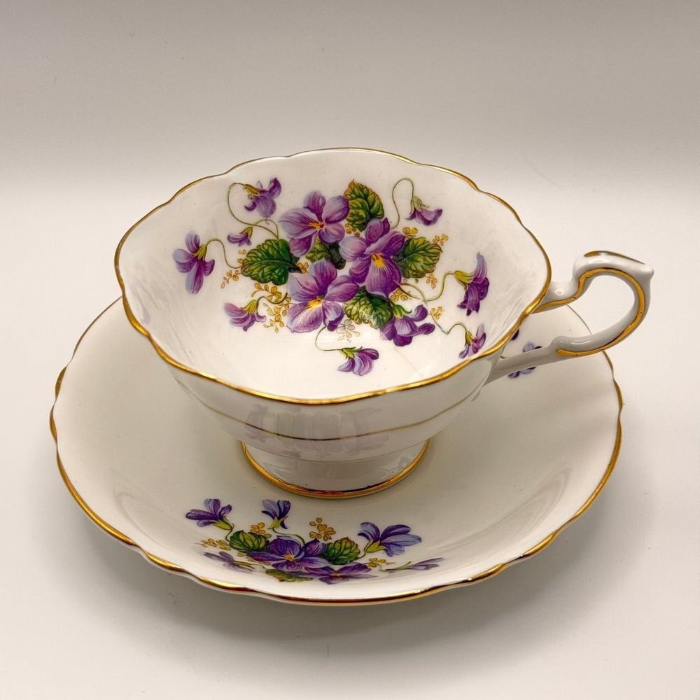 Paragon Fine Bone China Teacup Saucer Set Purple Violets Gold Trim England Vtg